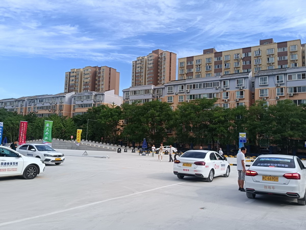 高新五路训练场